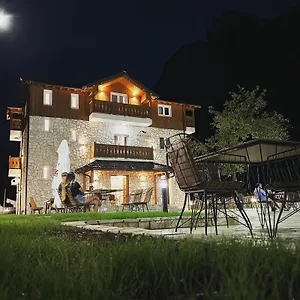 N'bjeshke Hotel
